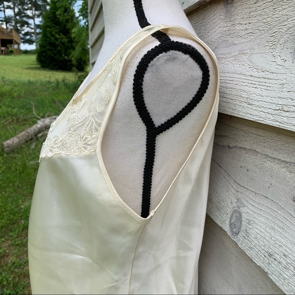 Vintage 90s Ivory White Mesh Floral Lace Crochet Scoop Neck Sleeveless Tank Top - Picture 13 of 16